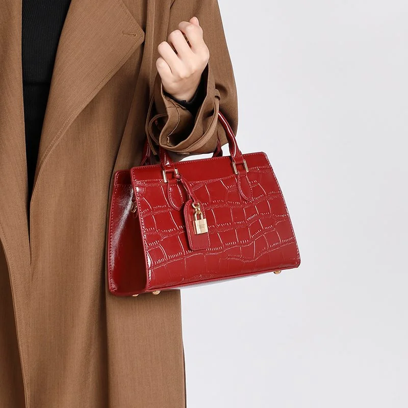 Elegant Crocodile-Patterned Tote Handbag for Women