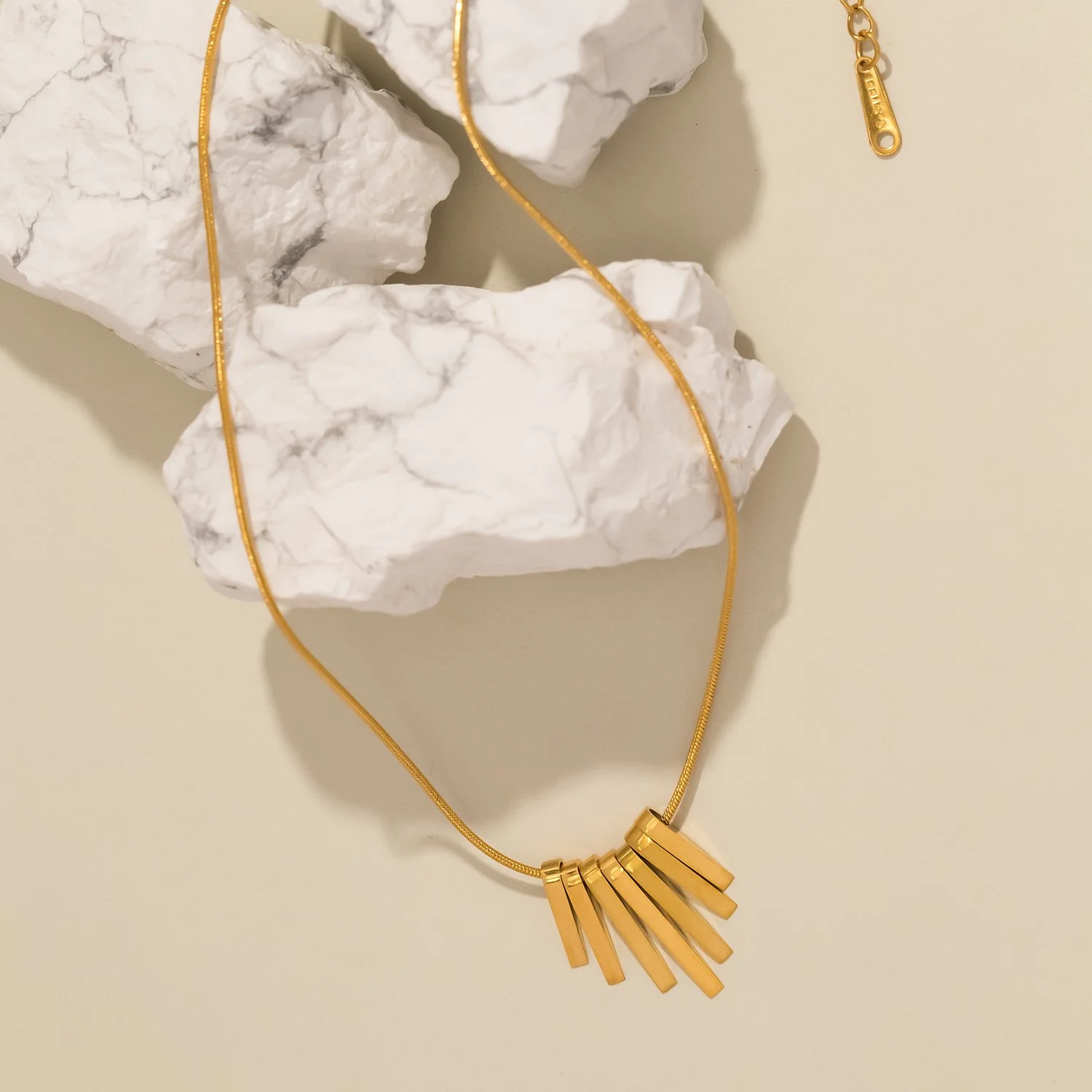 Minimalist Fan Pendant Gold-Plated Stainless Steel Necklace for Women