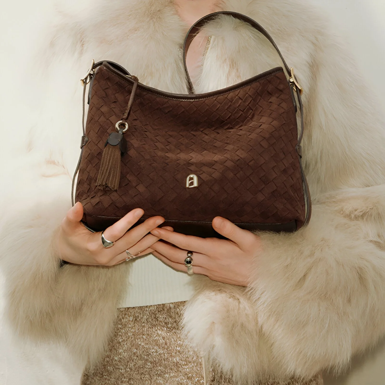 Fashionable Large Tote Shoulder Bag for Women – Stylish Everyday Carry