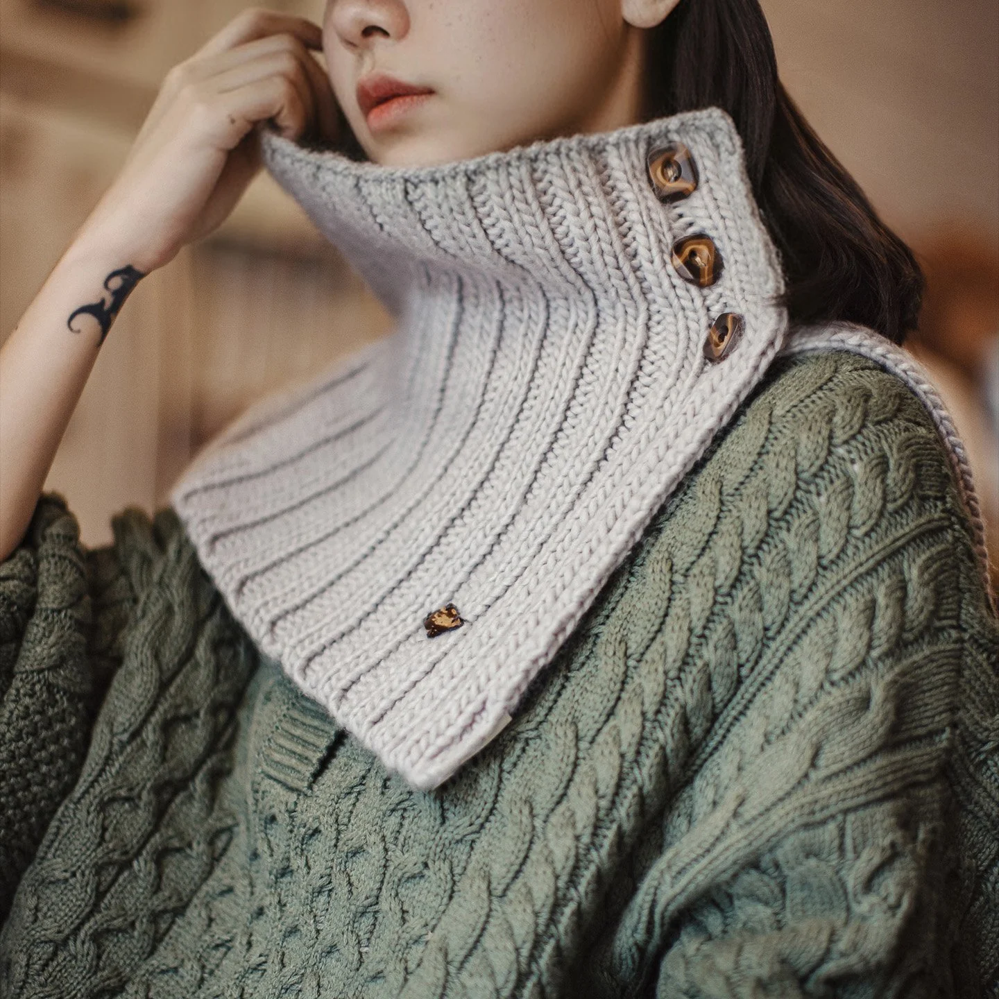Women's Thick Knit Neck Warmer Turtleneck Winter Snood – Light Gray
