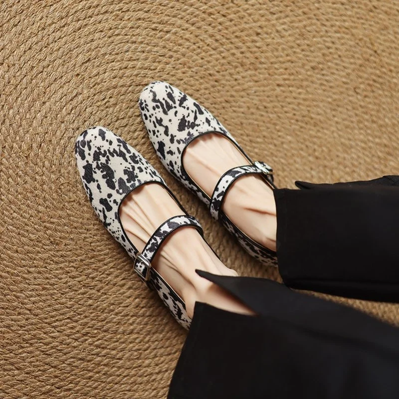 Women’s Mary Jane Pumps with Buckle Strap and Low Heel