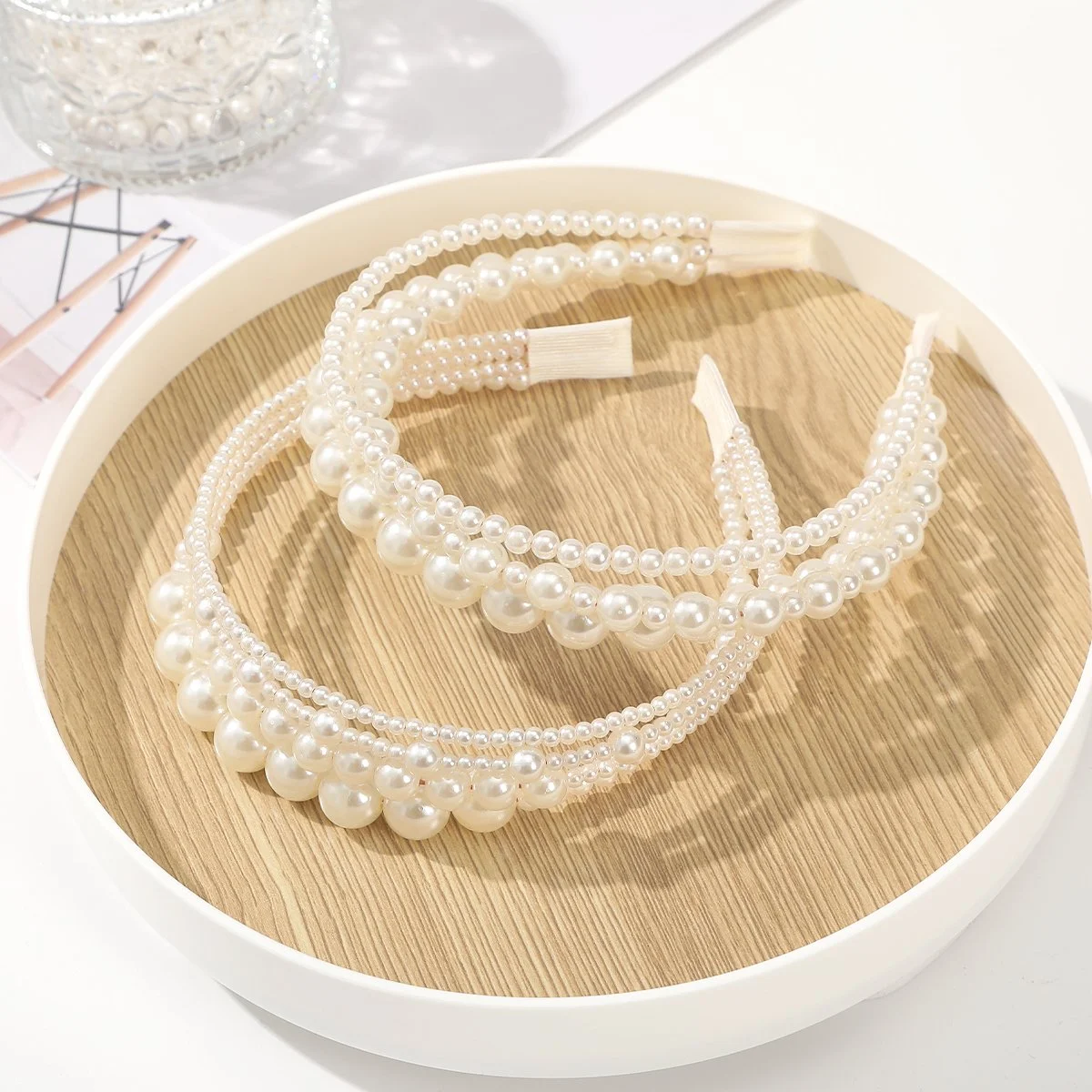 Elegant Pearl White Pleated Hair Hoop