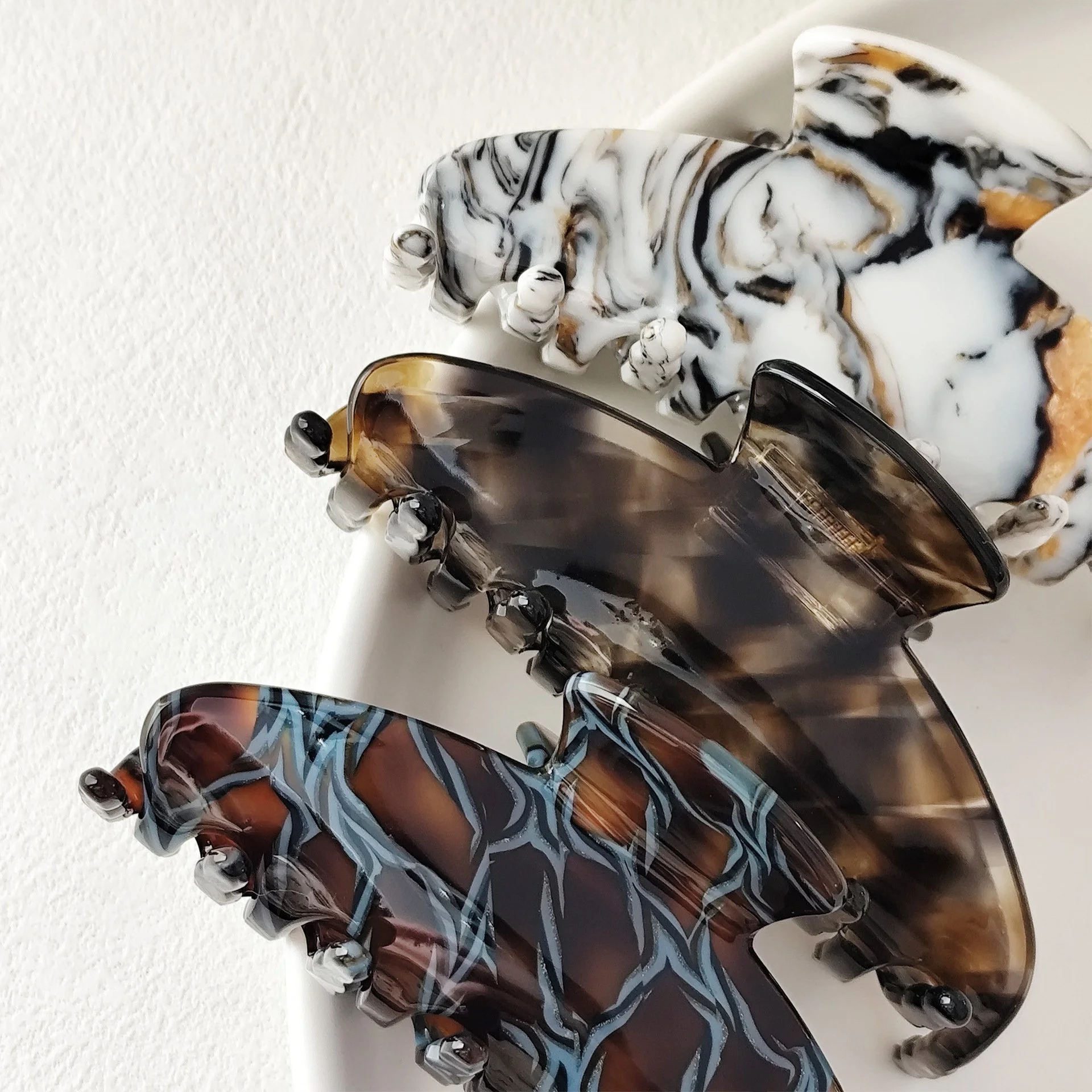 Elegant Marbled Acetate Hair Claw Clips for Women – French Classic Style