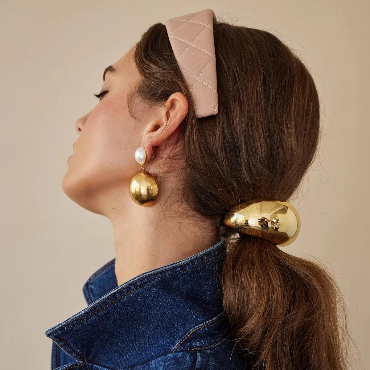 18K Gold Plated Stainless Steel Curved Hairband with Black Rubber Ponytail Tie