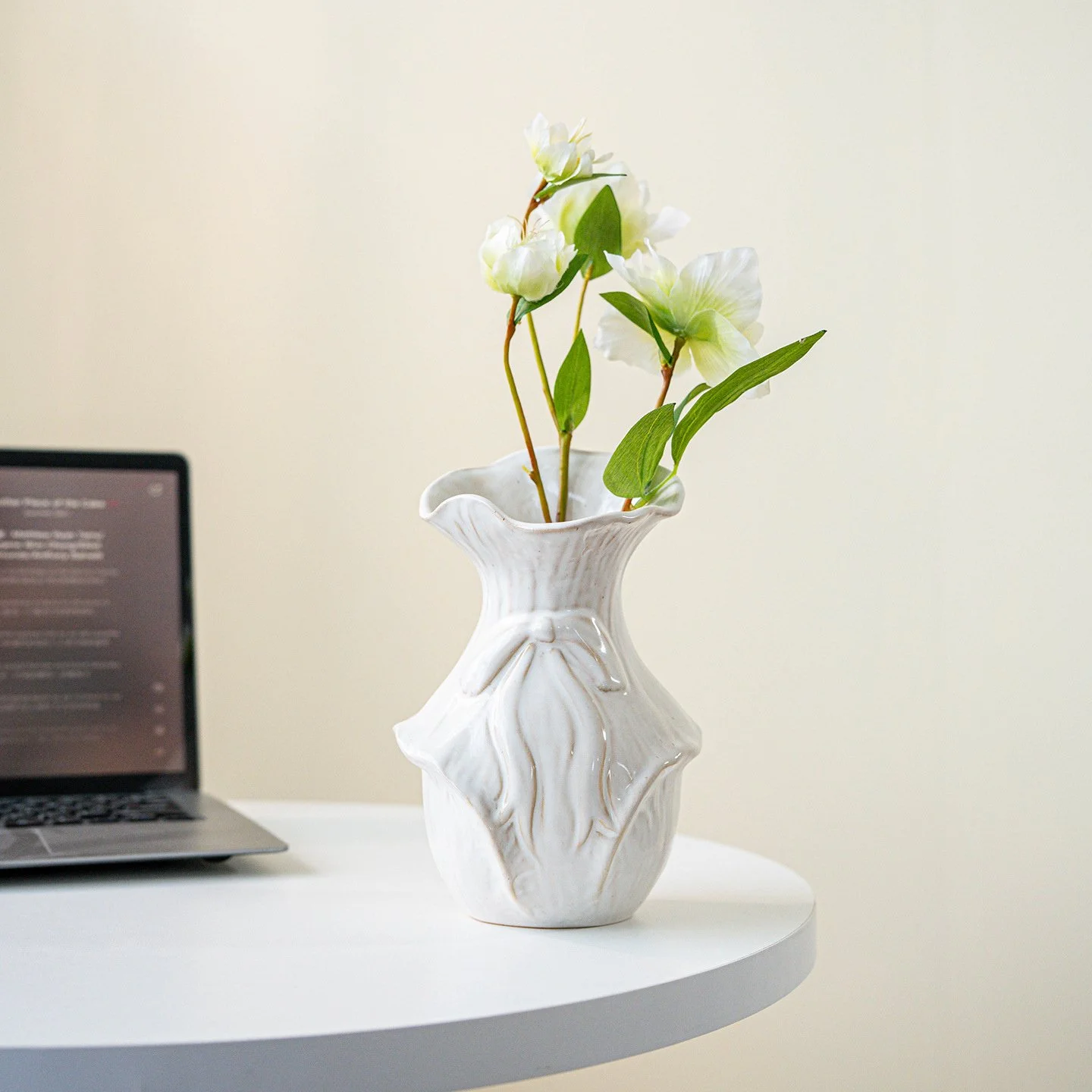 Retro Nordic Ceramic Vase for Modern Home Décor – Medium Tabletop Style