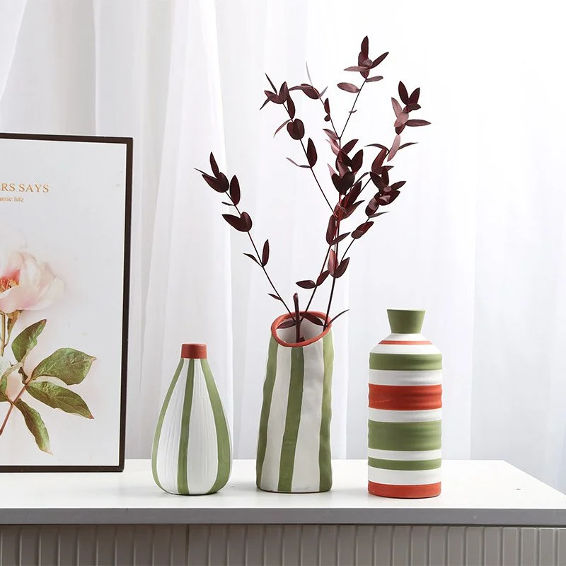 Elegant European Porcelain Vase – Tabletop Home & Study Decoration