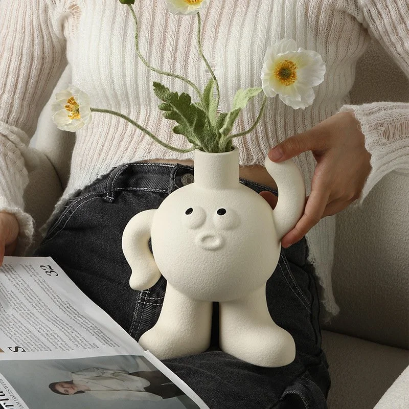 Big Footed Ceramic Vase for Cute Desktop Flower Displays