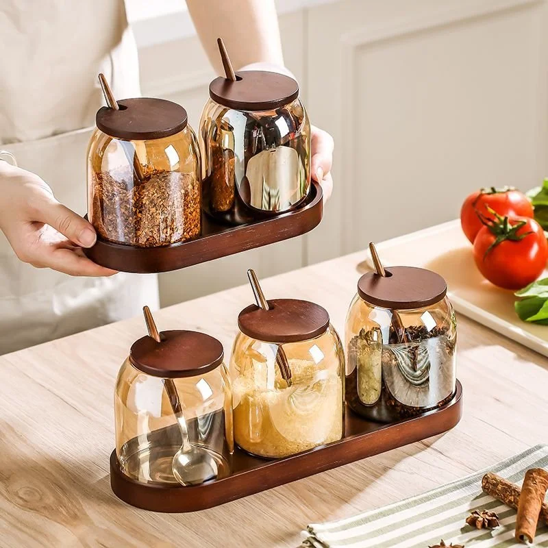 Amber-Style Ceramic Spice Jar with Lid – Moisture-Proof Kitchen Storage