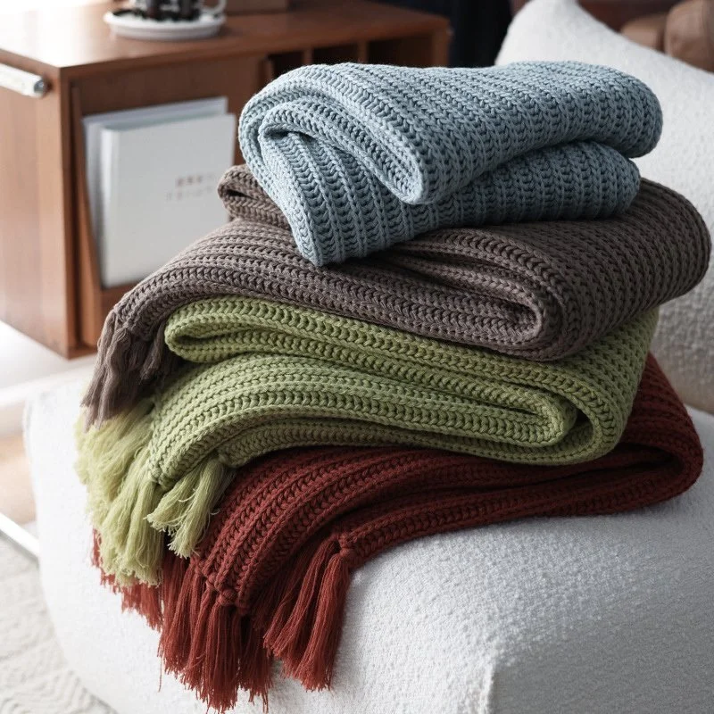 Cozy Knitted Throw Blanket for Sofa & Bed – Thick Modern Decorative Cover