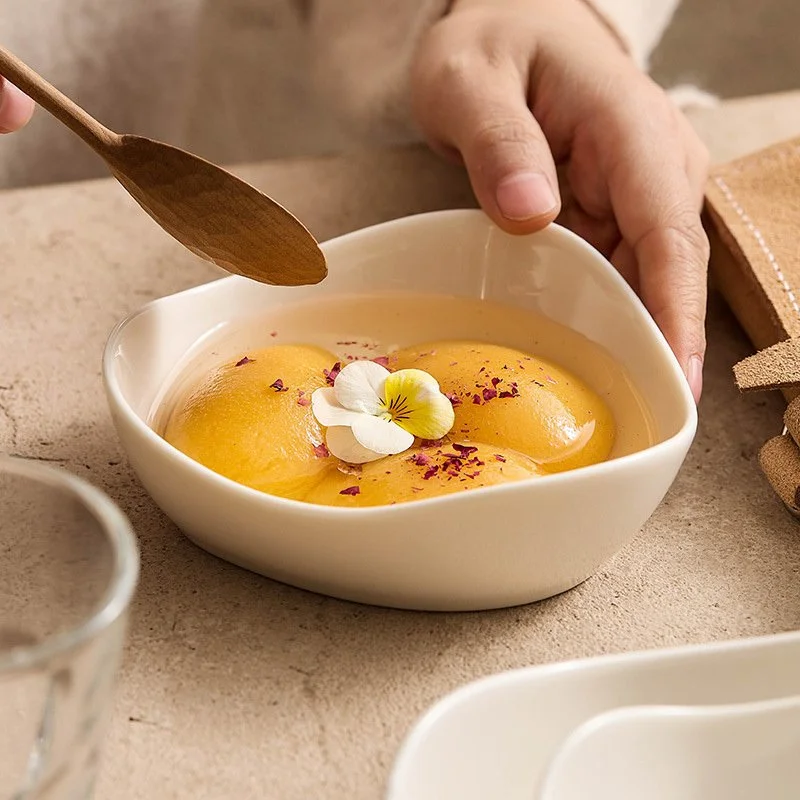 Modern Irregular Ceramic Dessert Bowl – White Triangular Serving Plate