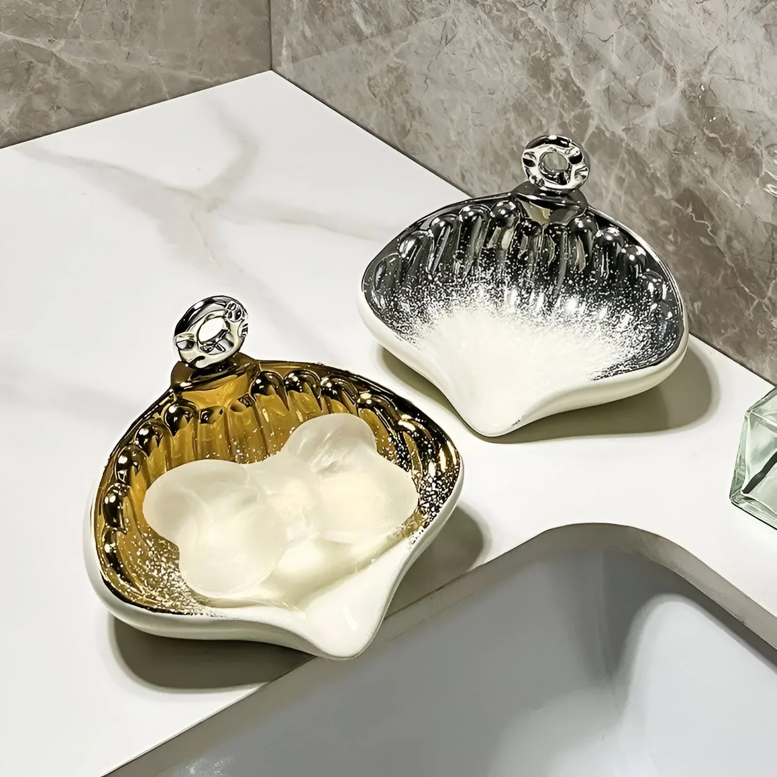 Elegant Ceramic Shell Soap Dish with Drainage for Bathroom & Kitchen