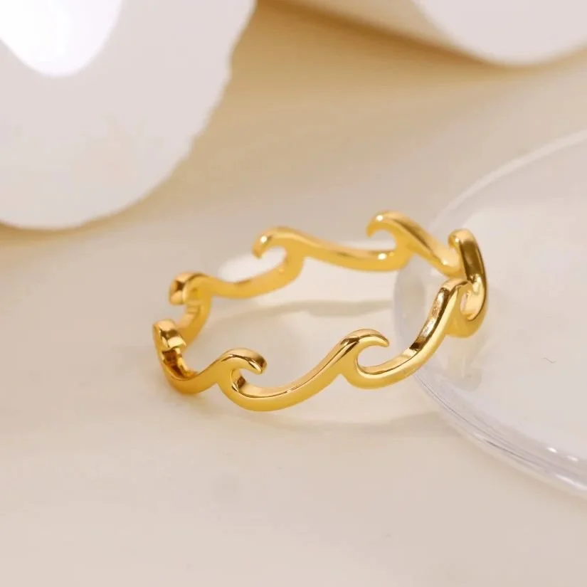 Gold Wave Geometric Ring - Minimalist 18K Plated Stainless Steel