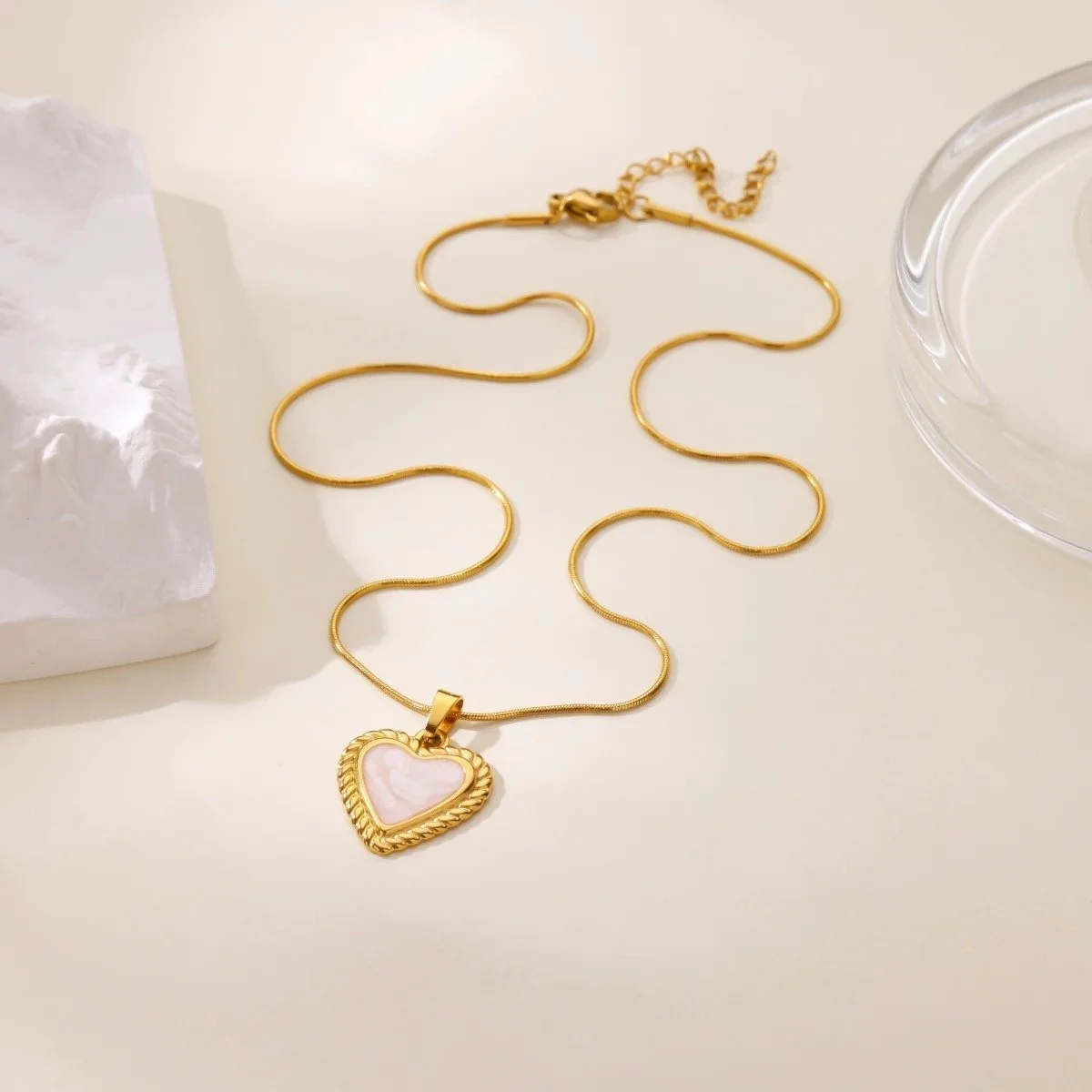 Fashion Oil Dripping Love Heart Necklace for Women