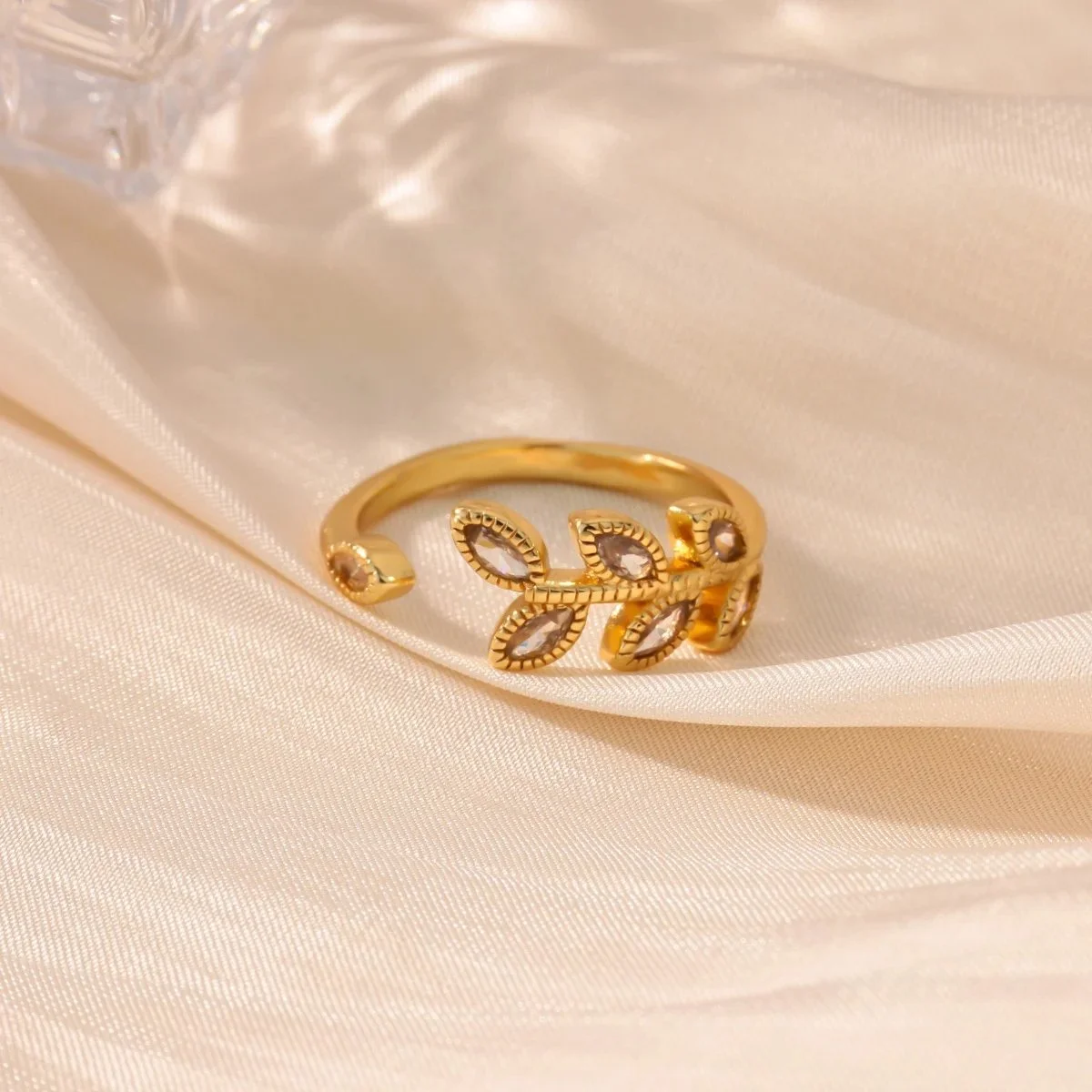 Crystal Geometric Vintage Leaf Ring - 18K Gold Plated Zircon Jewelry for Women