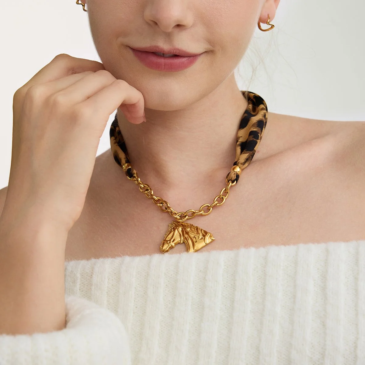Vintage Leopard Print Scarf & Horse Pendant Necklace – 18K Gold Plated Stainless Steel