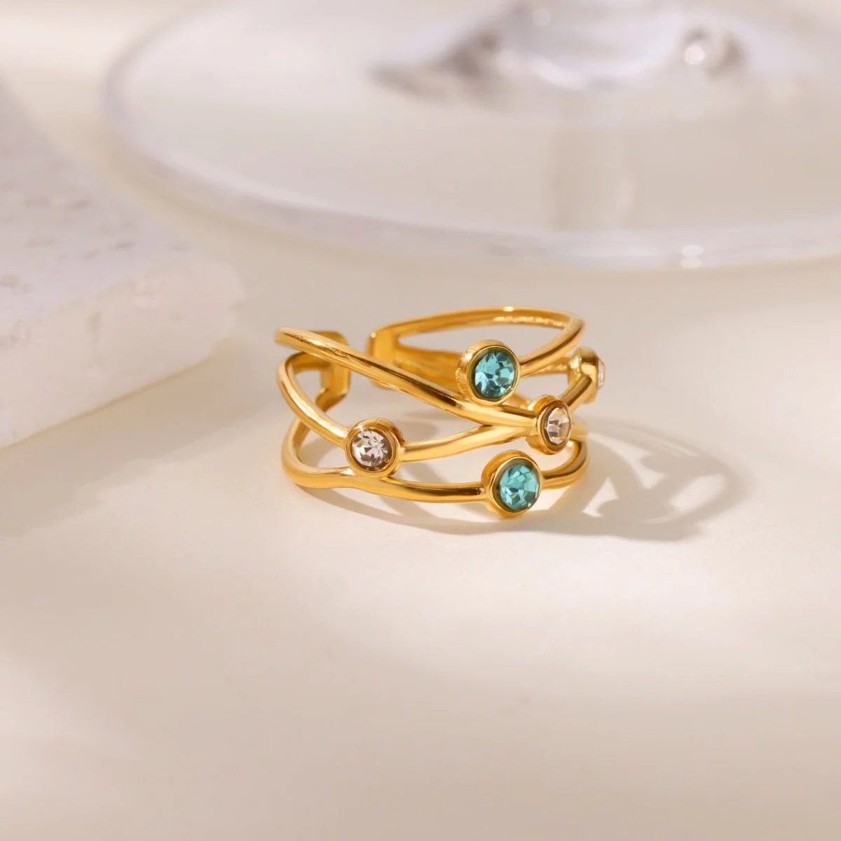 Elegant Twisted Wrap Zircon Ring for Women