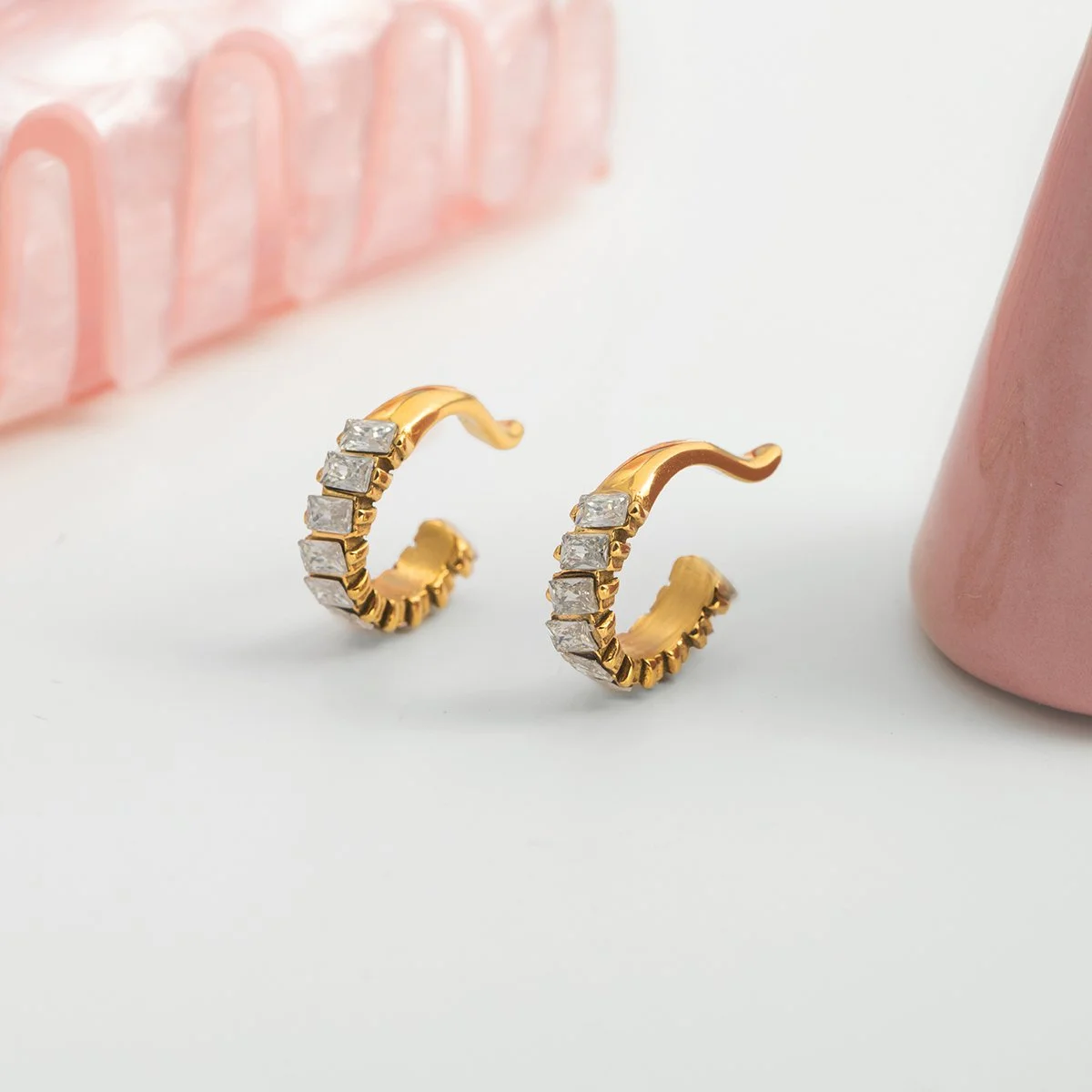 Classic Gold-Plated Zircon Inlay C-Shape Clip-On Earrings