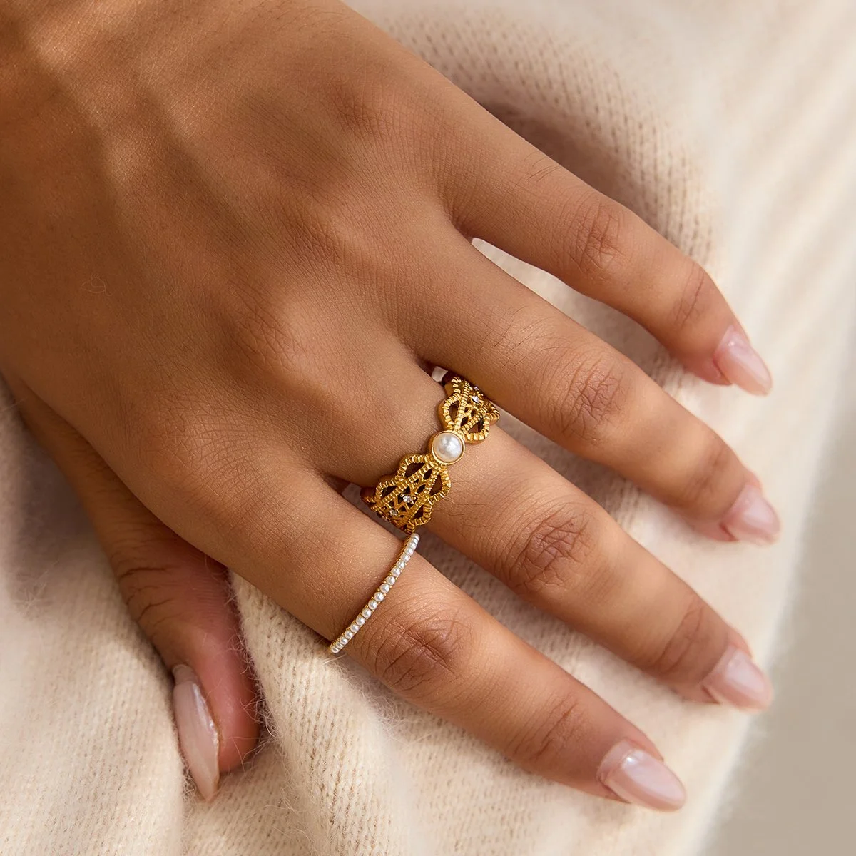 Minimalist Pearl Resin Ring – Waterproof 18K Gold-Plated Stainless Steel