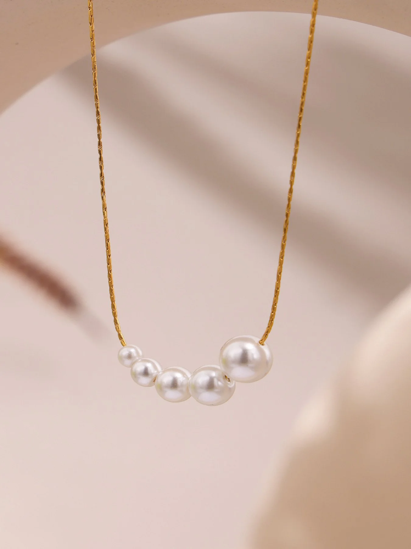 Elegant Pearl Pendant Gold Plated Choker Necklace for Women