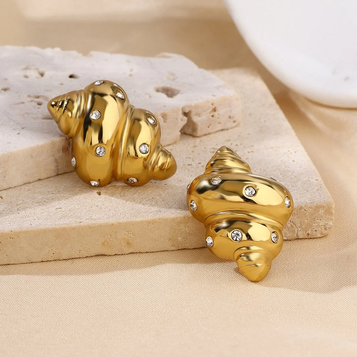 18K Gold Plated Conch Rhinestone Stud Earrings for Women