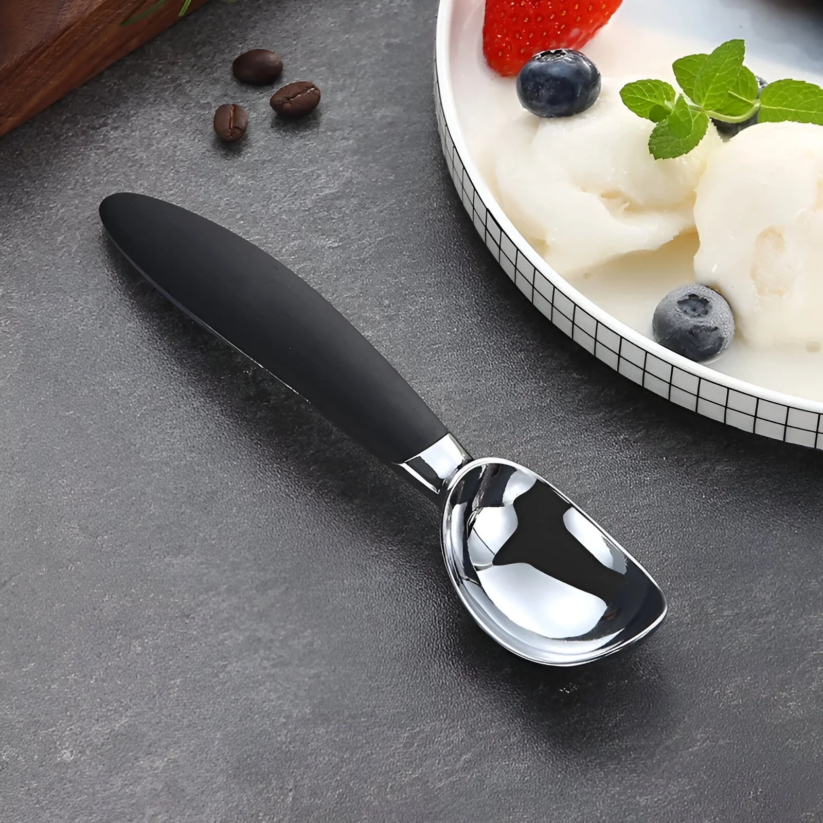 Premium Zinc Alloy Ice Cream Scoop – Creative Dessert Spoon for Home & Restaurant