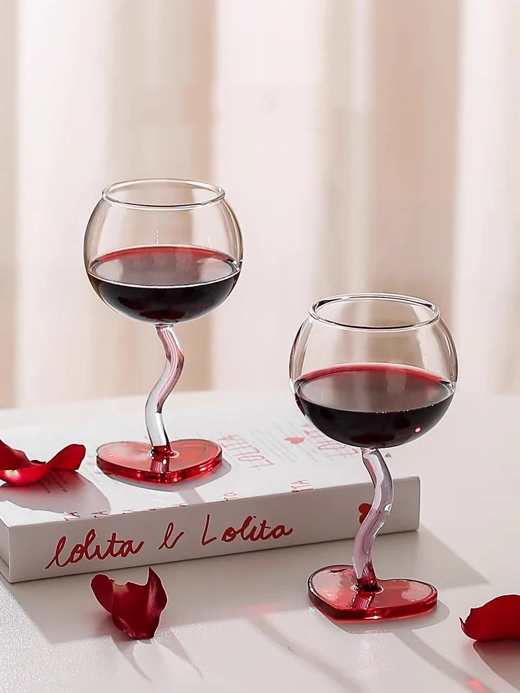 Romantic Heart-Shaped Wine Glass