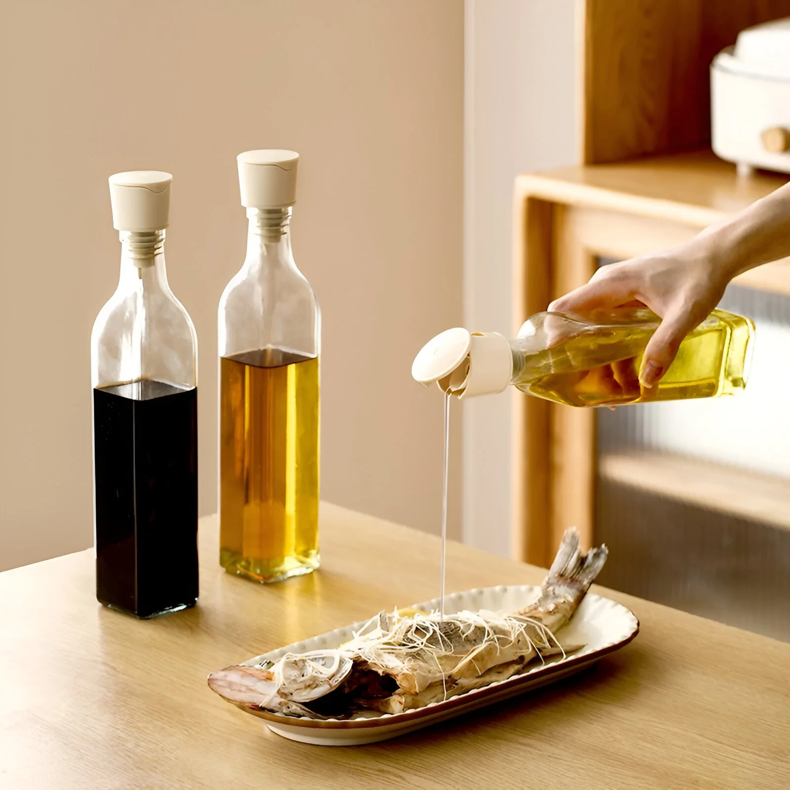 Automatic No-Drip Oil Pour Spout with Self-Opening Lid – Arc-Shaped Design