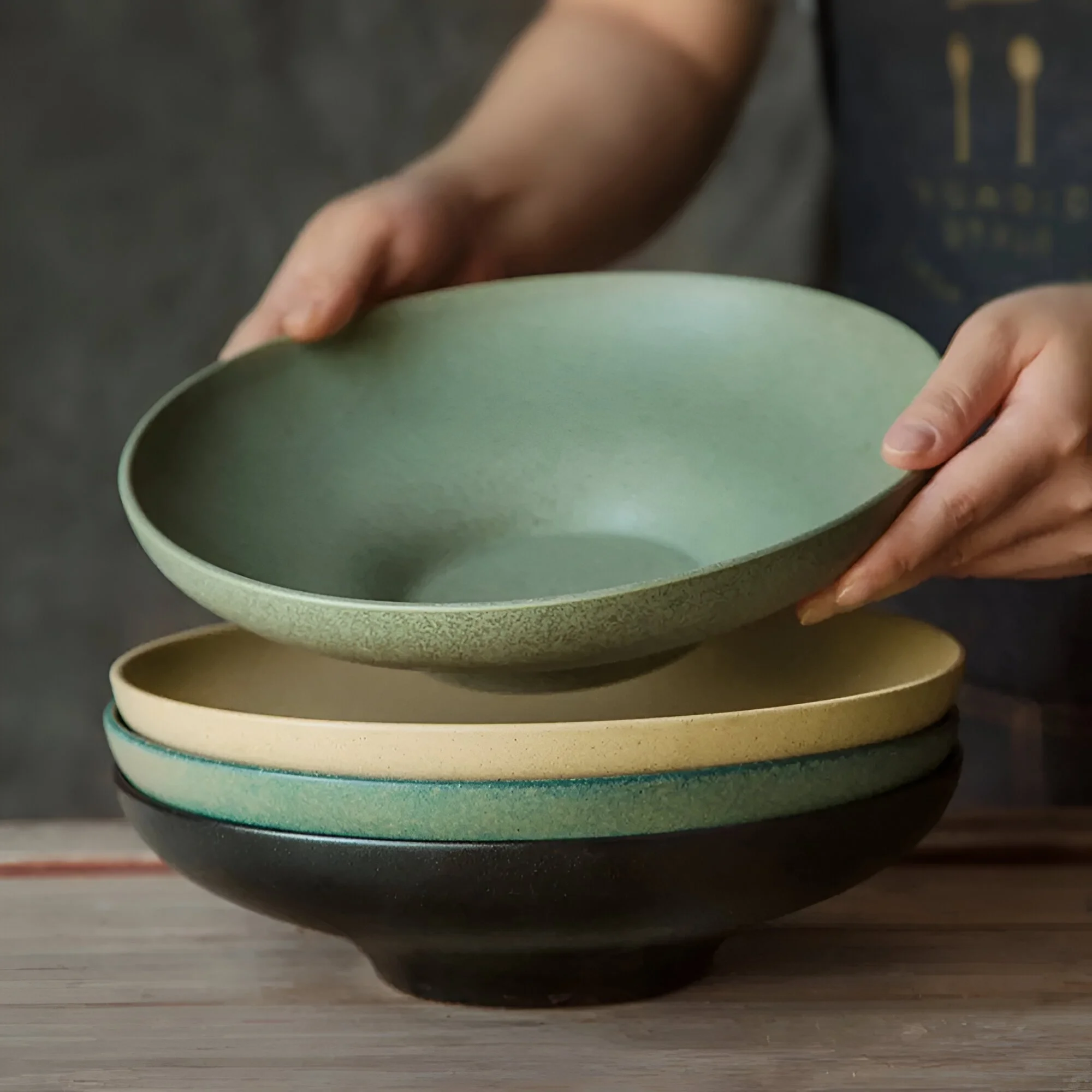 Japanese Retro Ceramic Deep Bowl – Large Capacity Pasta & Salad Tableware