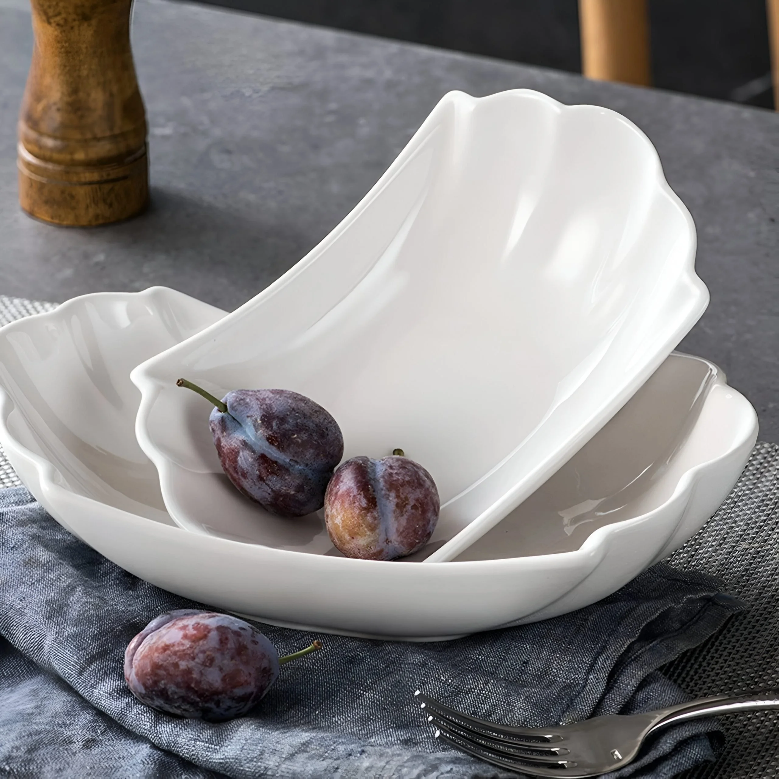Creative Shell-Shaped Ceramic Bowl – Minimalist Irregular Tableware Dish