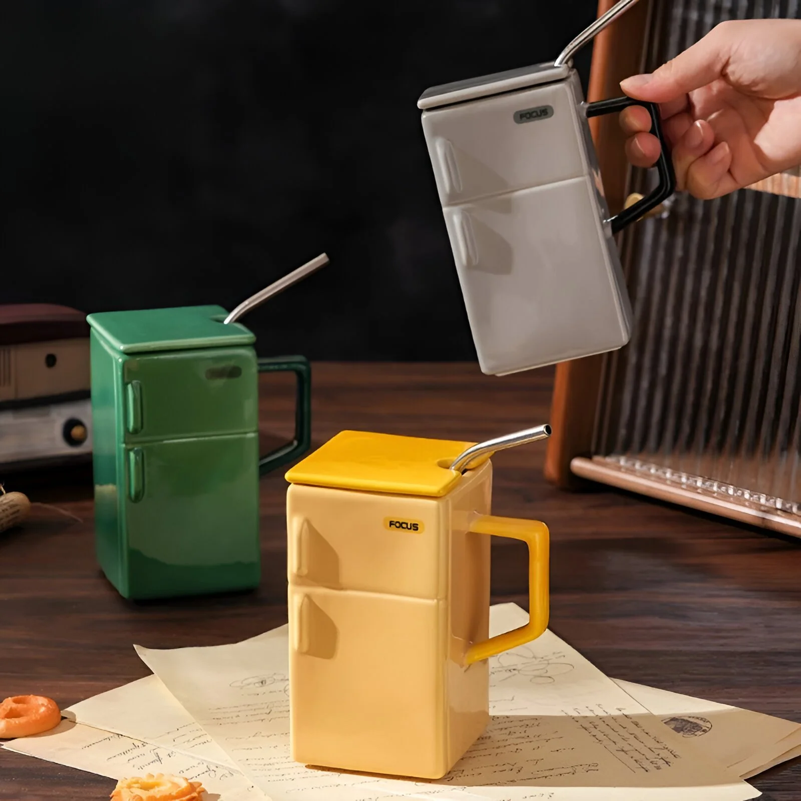 Creative Retro Refrigerator Ceramic Mug with Lid & Straw (600ml)