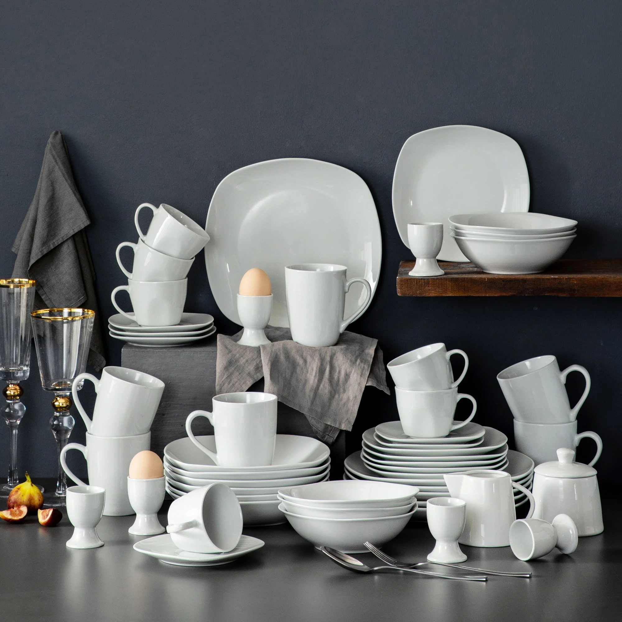50-Piece Porcelain Dinnerware Set