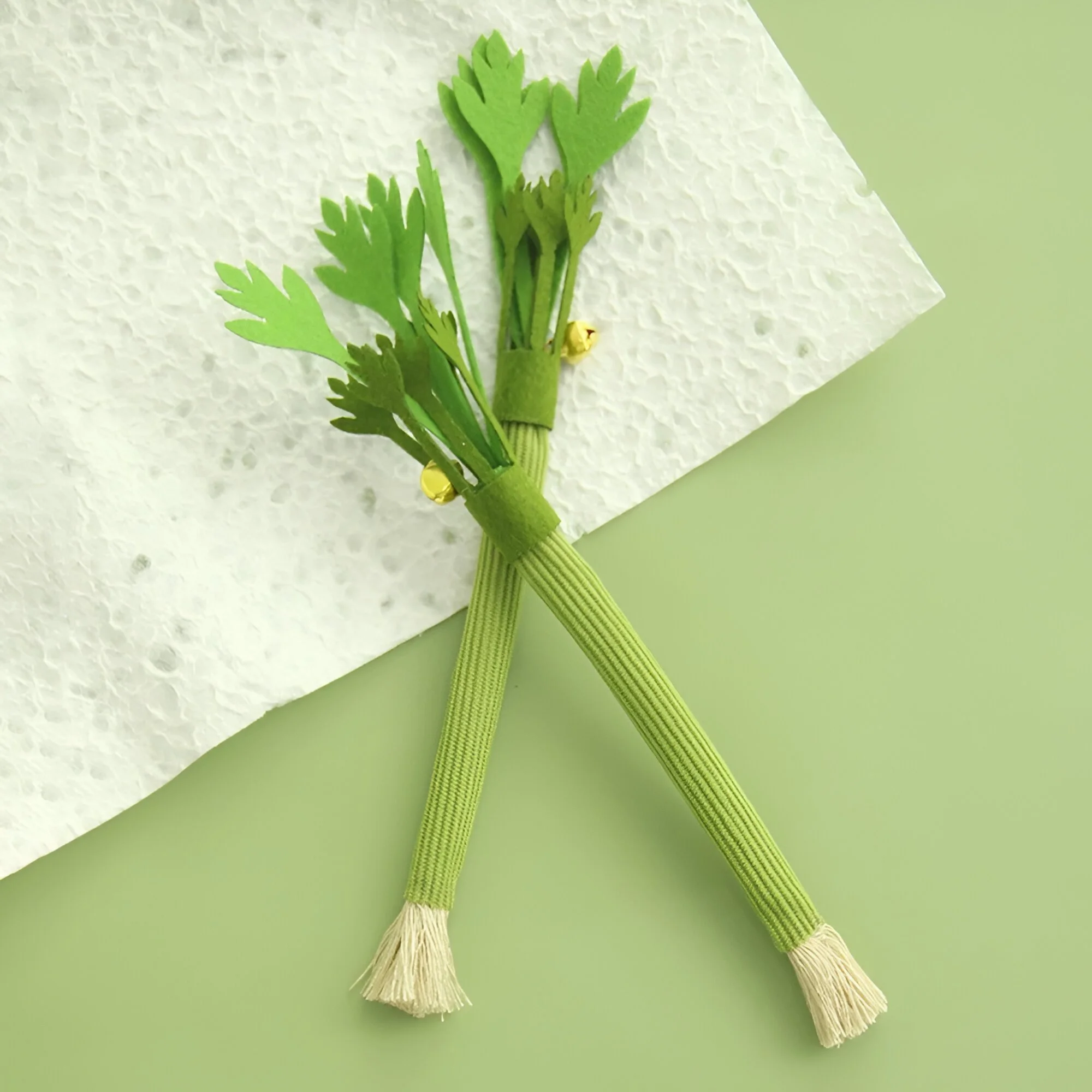 2-Piece Veggie-Inspired Cat Chew Toys