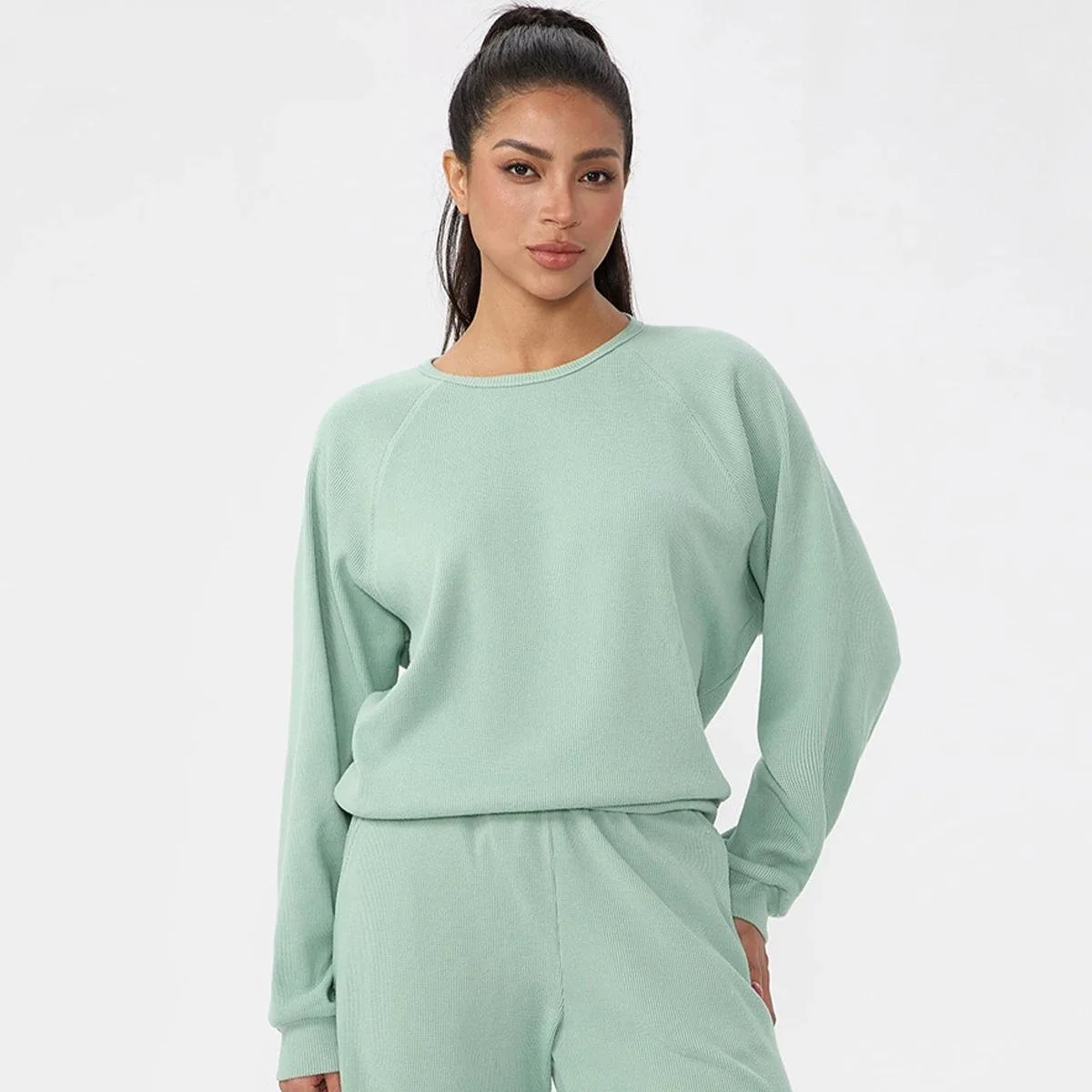 Women’s Long-Sleeve Quick-Dry Sports Tee for Running & Fitness