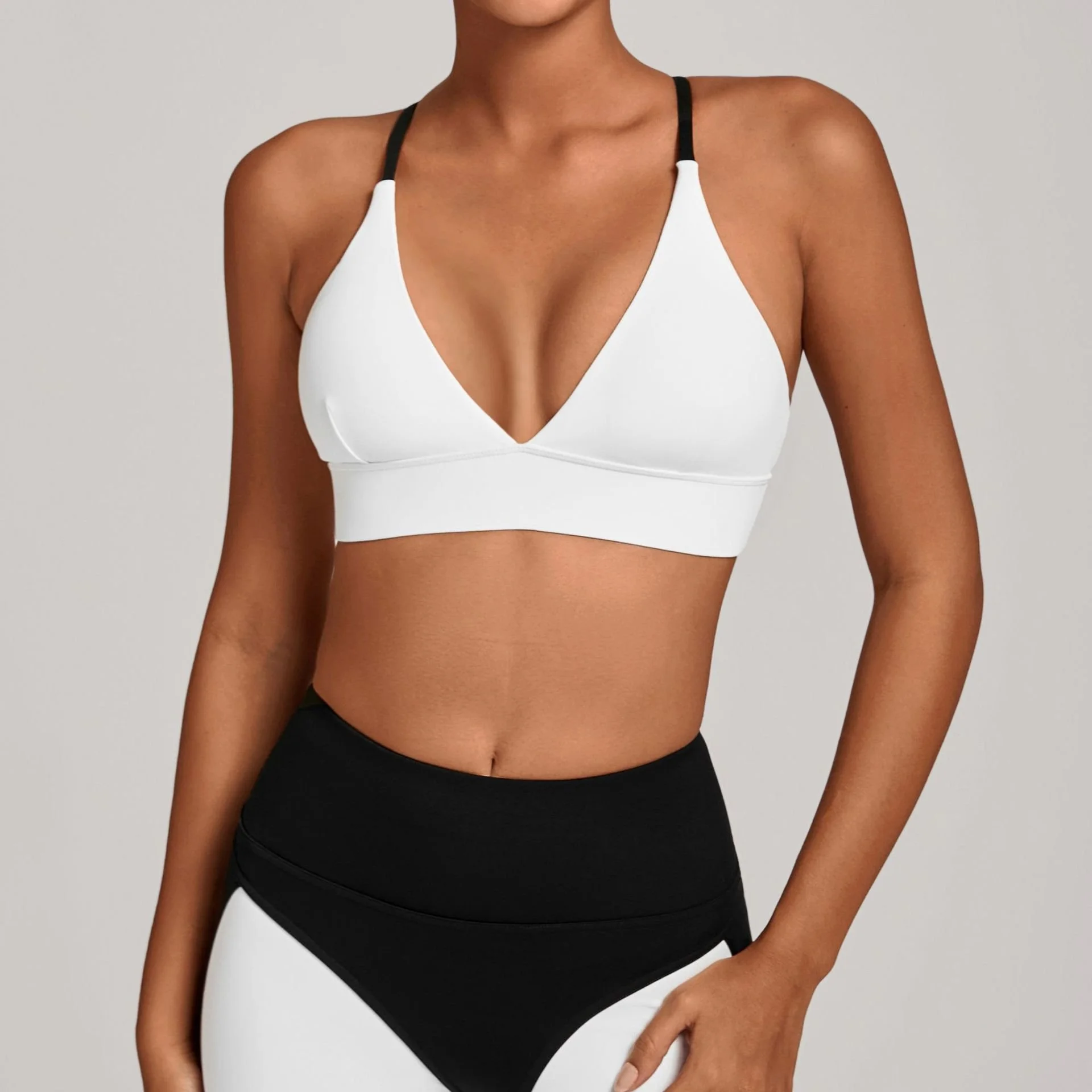 Women’s Deep-V Sports Bra – Breathable Yoga & Fitness Shockproof Crop Top