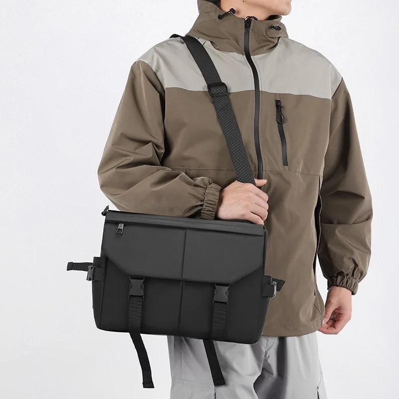 Men’s Lightweight Crossbody Messenger Bag with Multi-Compartment Storage