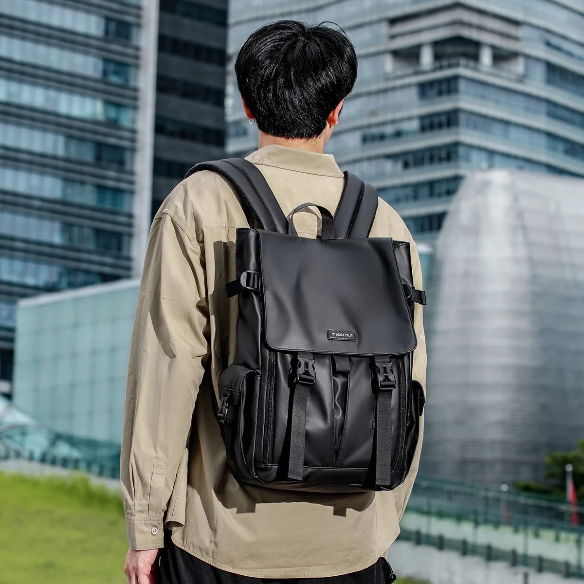 Men’s Waterproof Laptop Backpack with Large Capacity and Smart Compartments