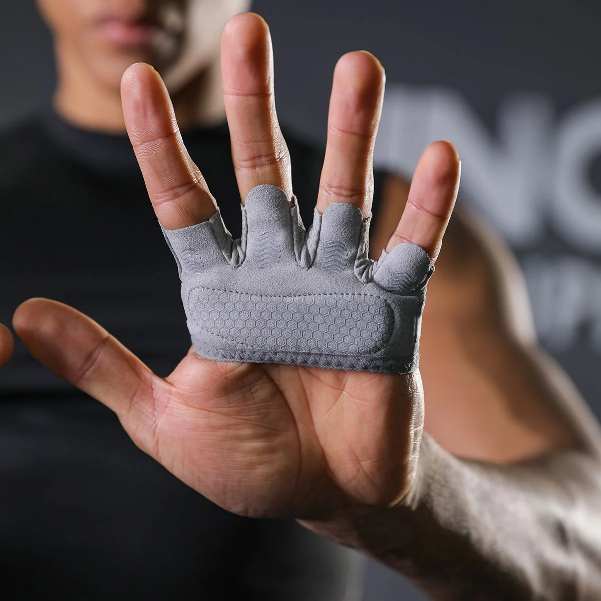 Breathable Anti-Slip Four-Finger Sports Gloves – Grip Gloves for Gym, Cycling & Workouts