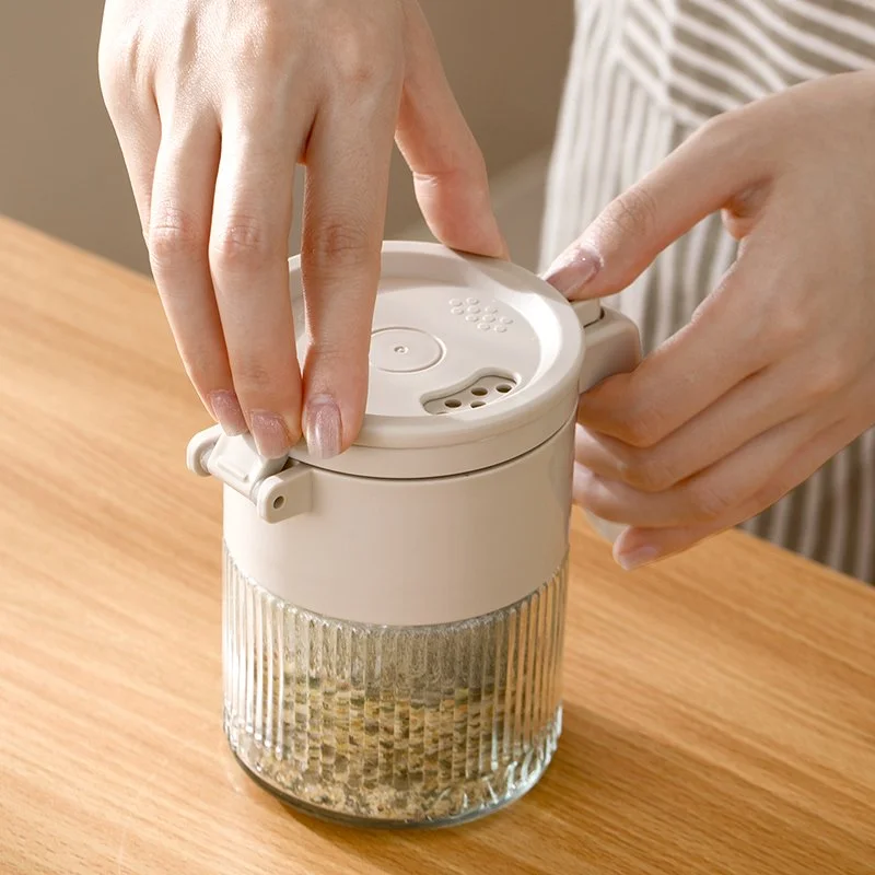 Dual-Purpose Glass Salt and Spice Shaker - Convenient Kitchen Condiment Container