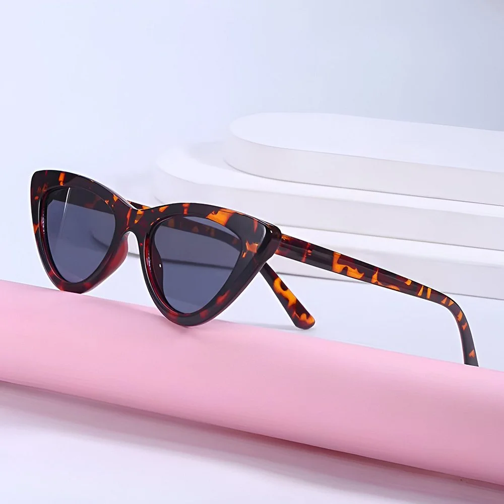 Retro Cat Eye Sunglasses for Women – UV400 Vintage Leopard Fashion Shades