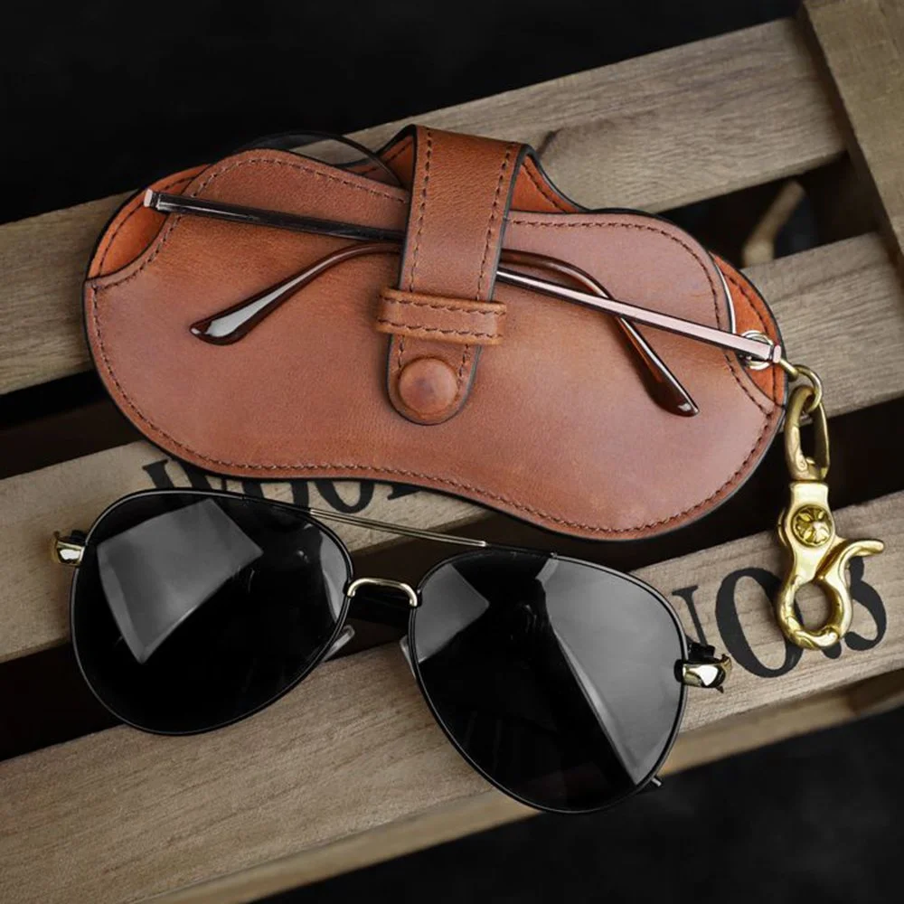 Vintage PU Leather Hanging Glasses Pouch with Keychain Clip