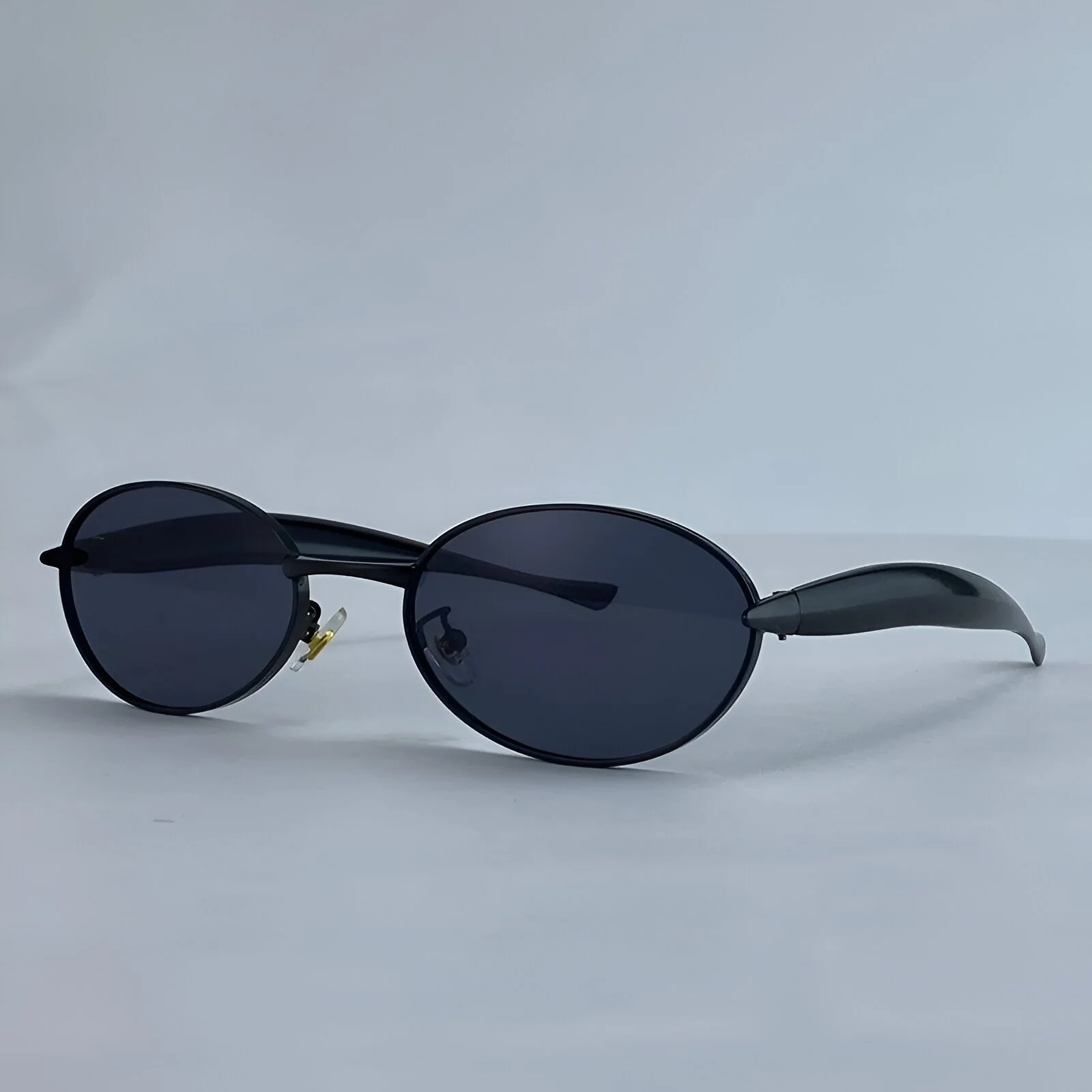Small Oval Retro Metal Sunglasses for Women