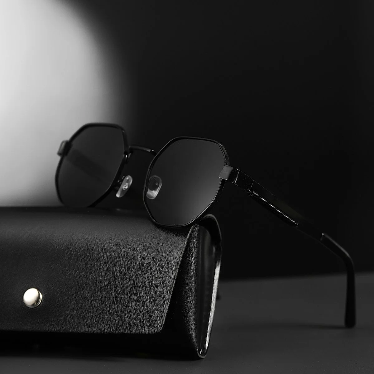 Retro Square Steampunk Sunglasses – Cyberpunk Red Lens UV400 Eye Protection