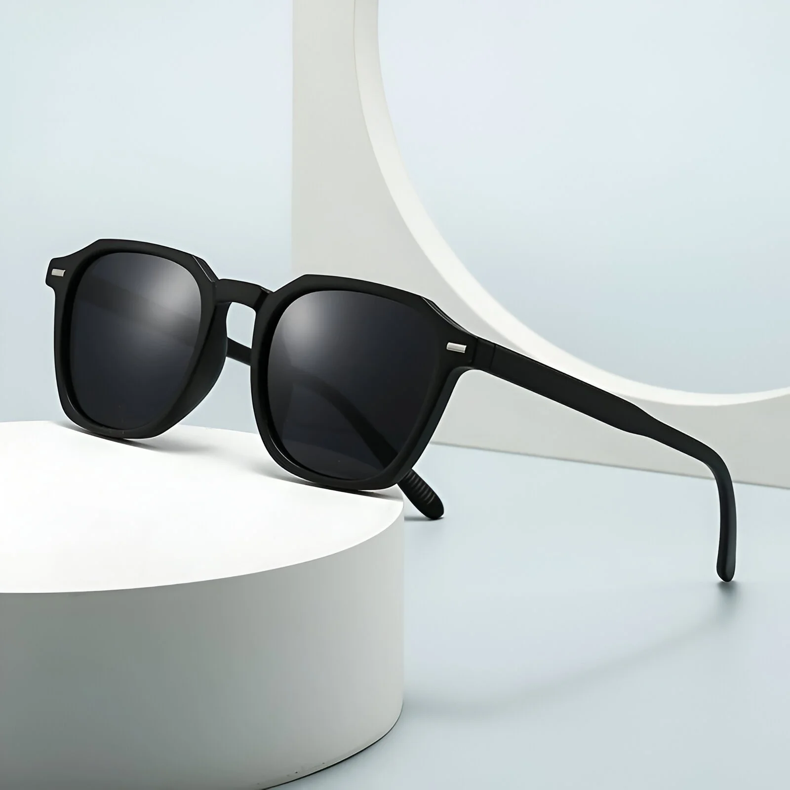 Retro Square Rivet Sunglasses UV400 for Men and Women